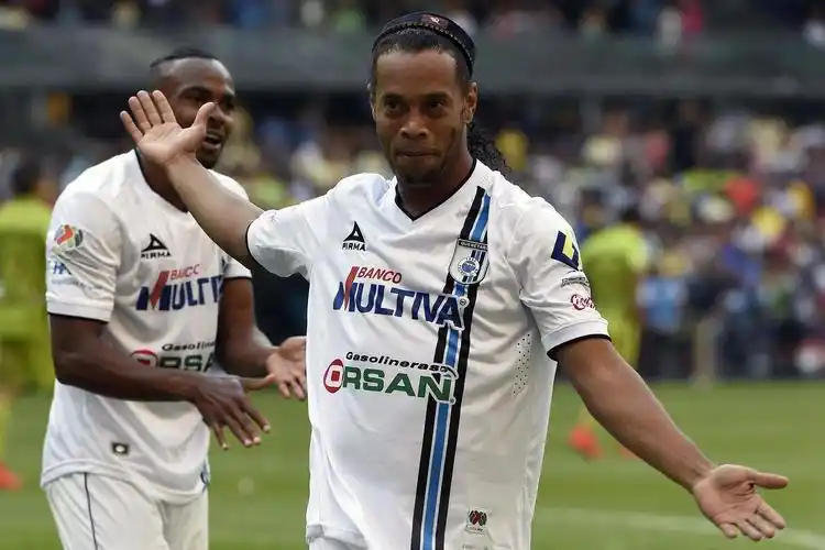 球迈向新高 球迈向新高